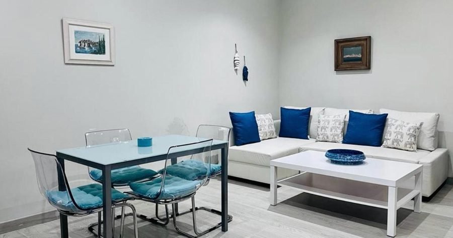 Apartamento adosado con terraza en Playa América, Nigrán: Foto