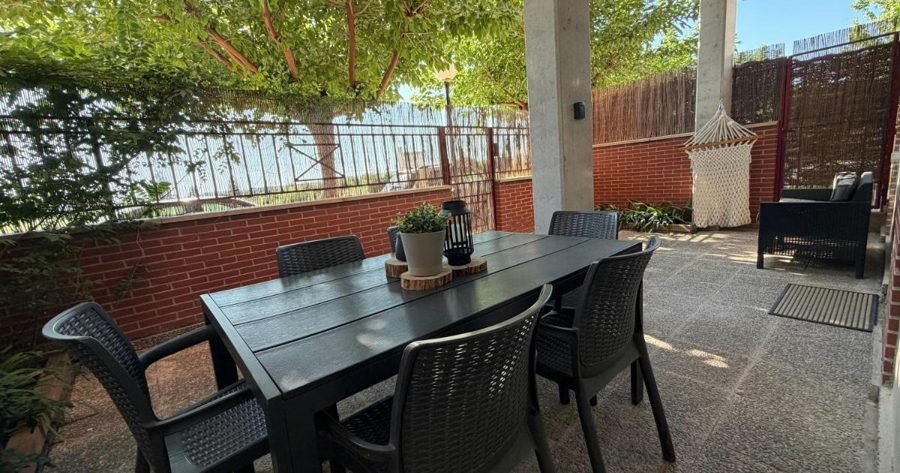 Melgar's Place, Bajo con terraza: Foto