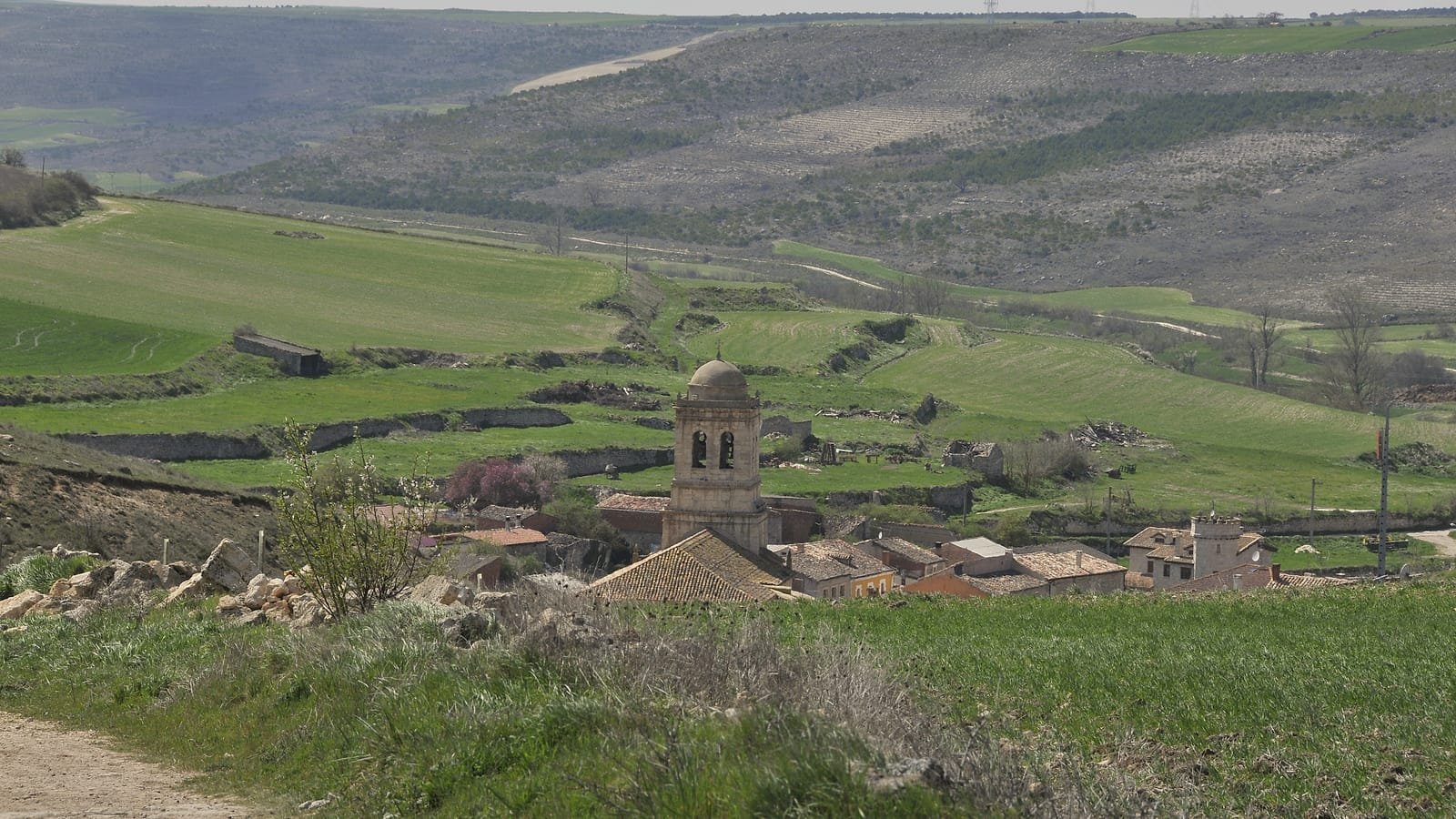 Chegada a Hontanas pela meseta, etapa Hornillos del Camino – Castrojeriz
