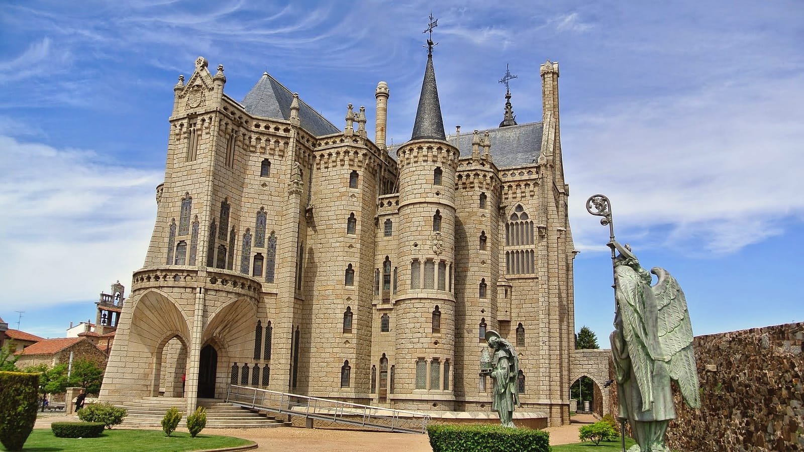 Palácio de Gaudí em Astorga, etapa San Martín del Camino – Astorga