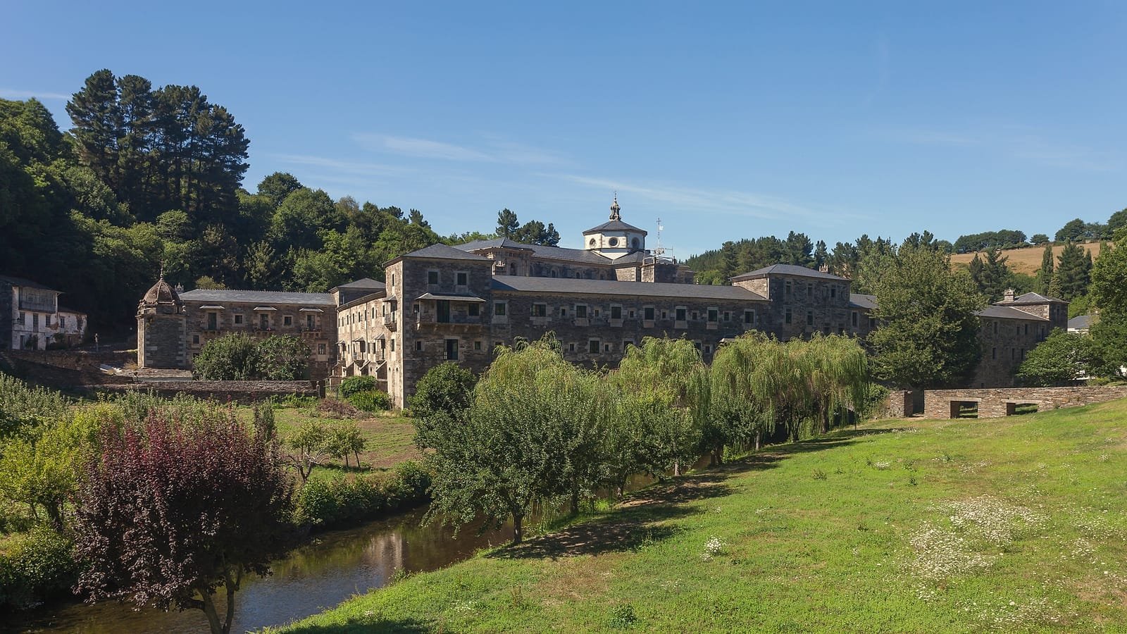 Mosteiro de Samos, etapa O Cebreiro – Triacastela