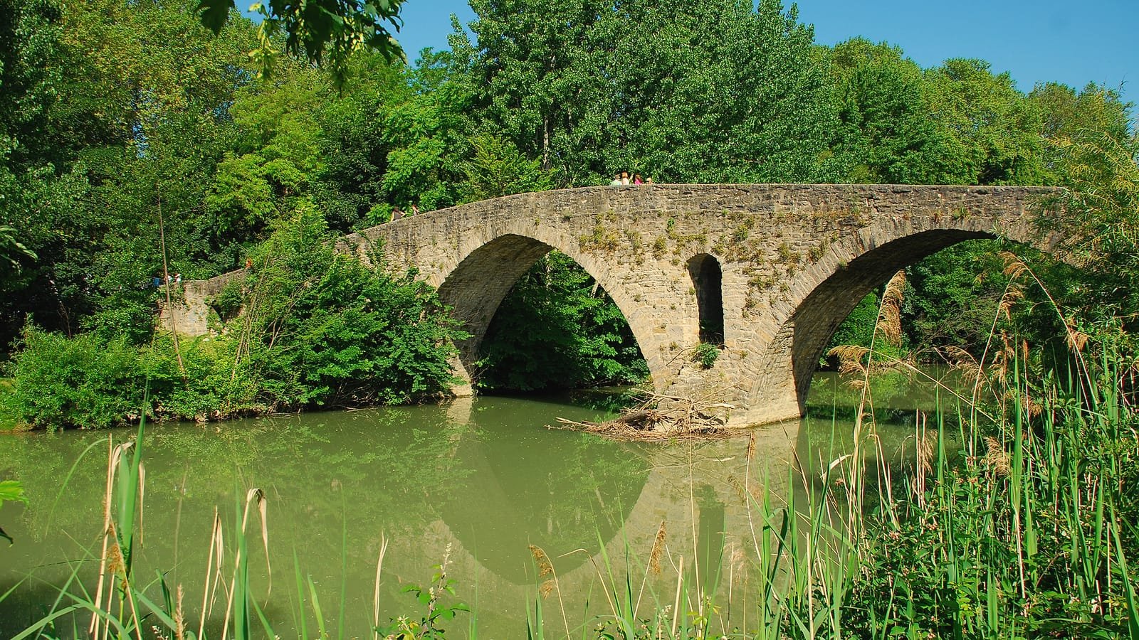 Ponte medieval da Madalena sobre o río Arga en Pamplona, etapa Zubiri – Pamplona