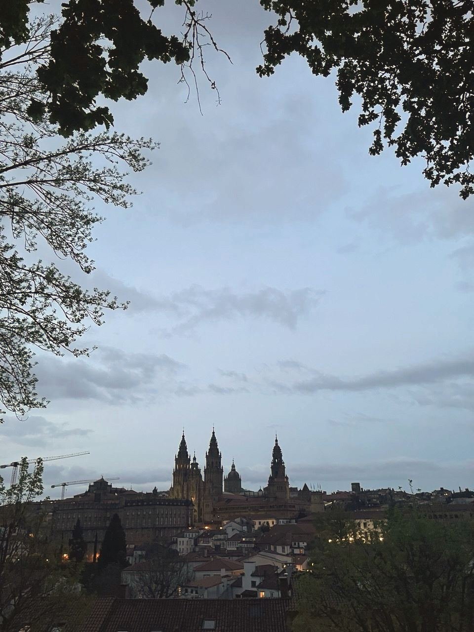Silueta de la catedral al atardecer