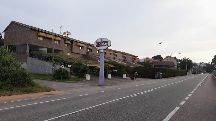 Hotel Holiday: Foto de Google