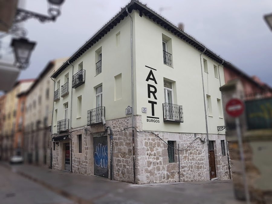 Art Burgos: Foto de Google